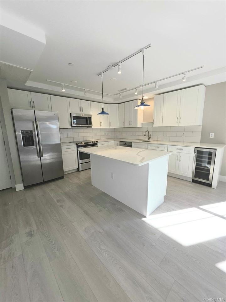 101 Washington Ave #307 - Photo 3 of 13