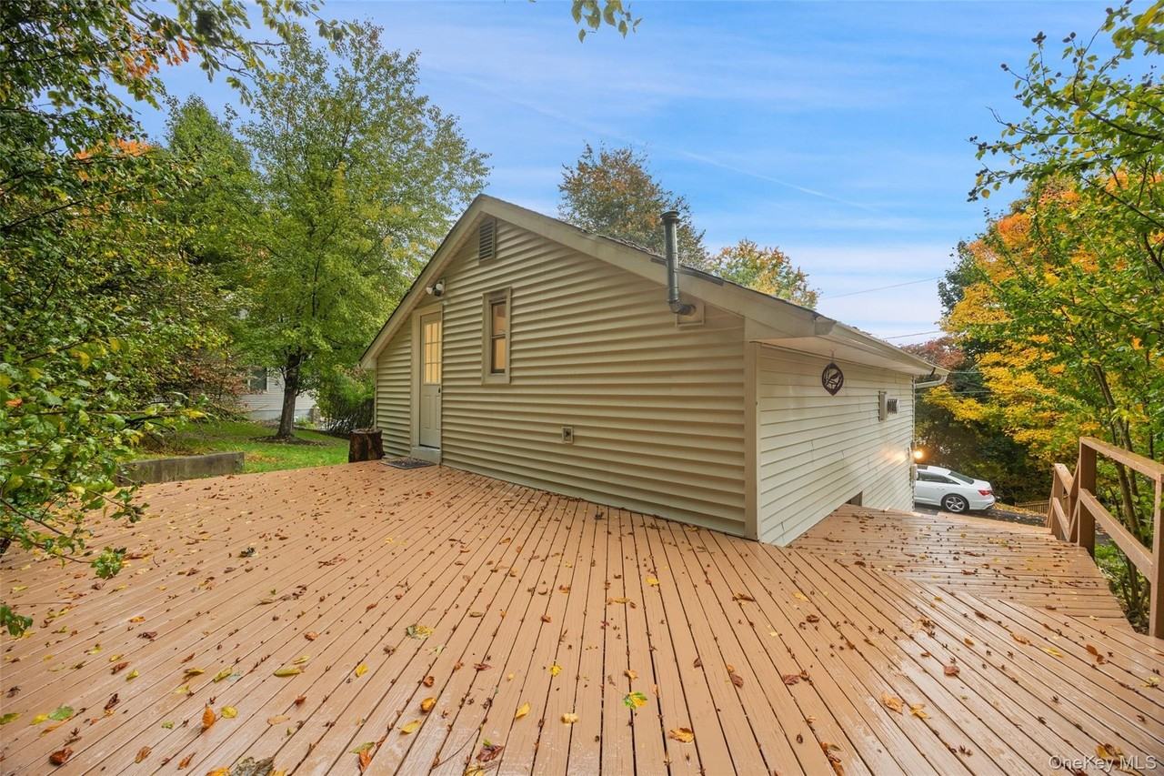 14 Lakeside Rd - Photo 3 of 22
