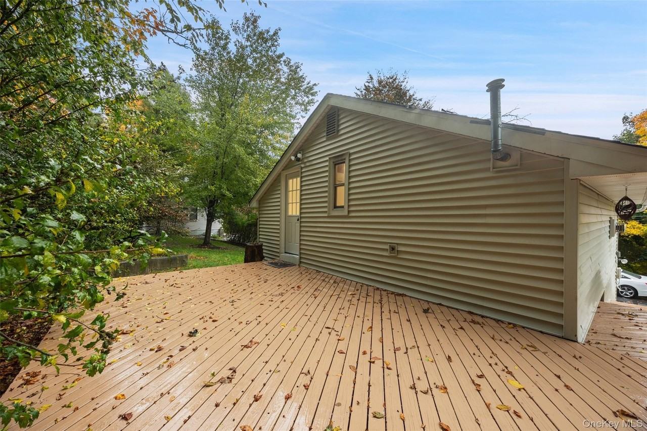 14 Lakeside Rd - Photo 5 of 22