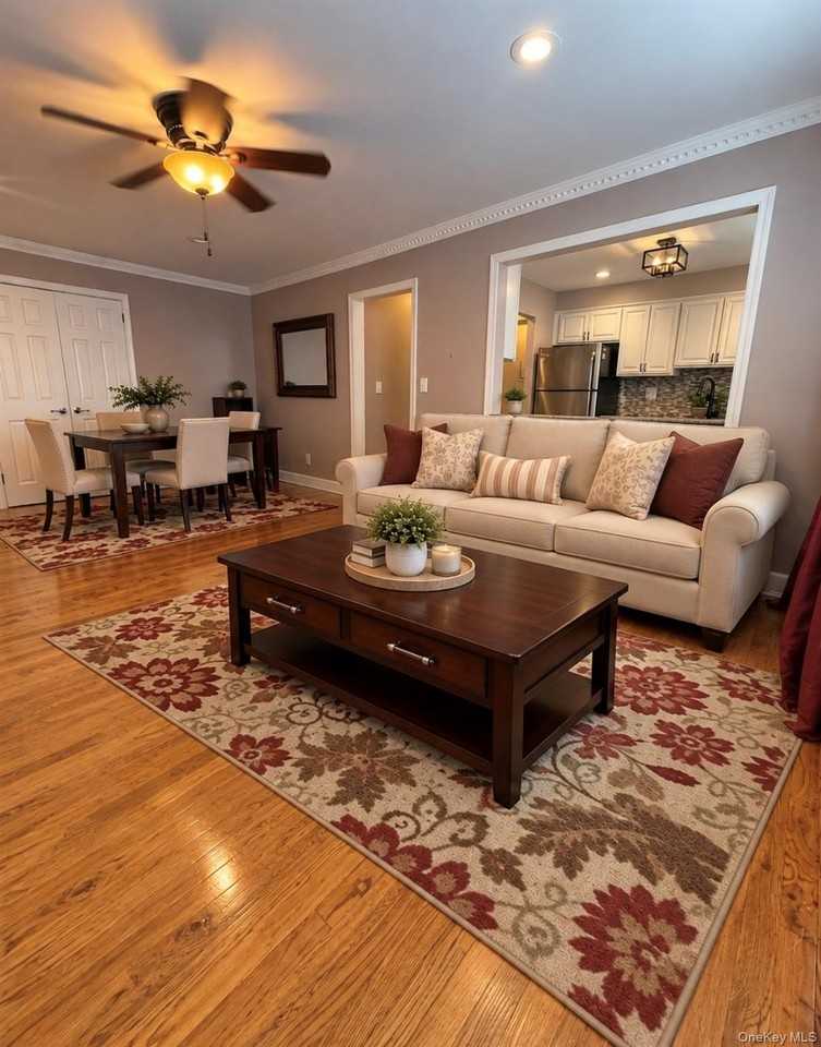 324 Post Ave #5D - Photo 4 of 7