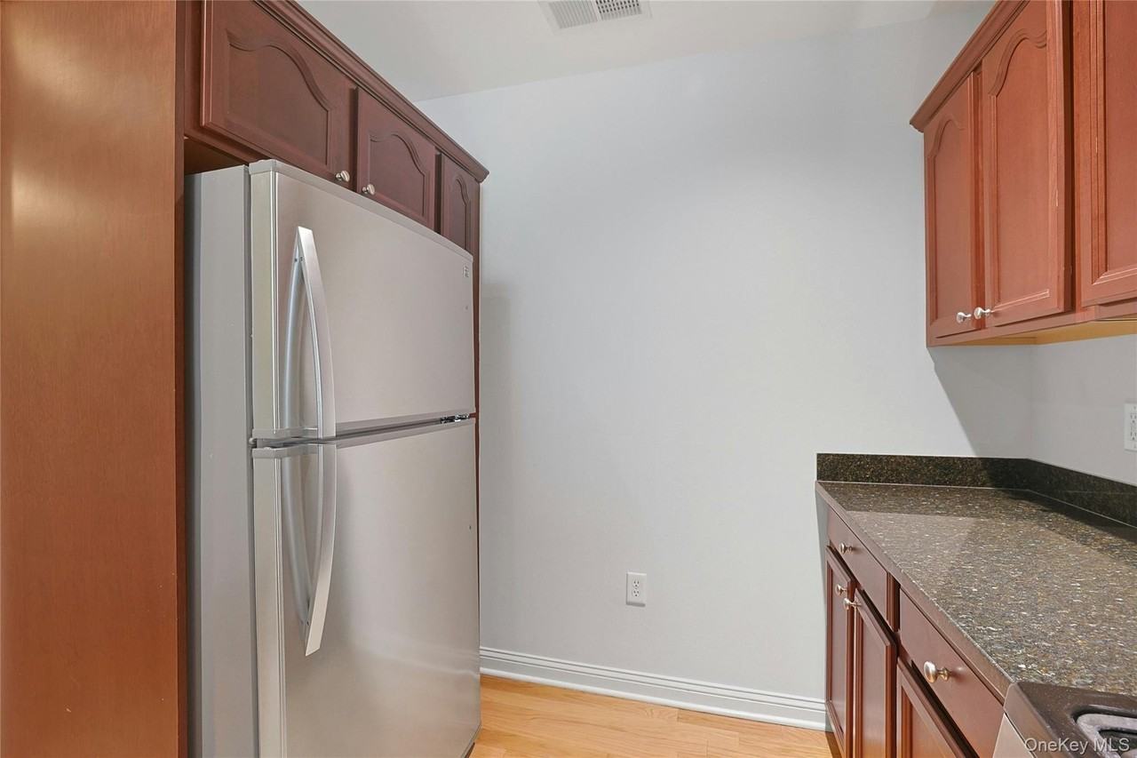 3216 Leeward Dr - Photo 5 of 27