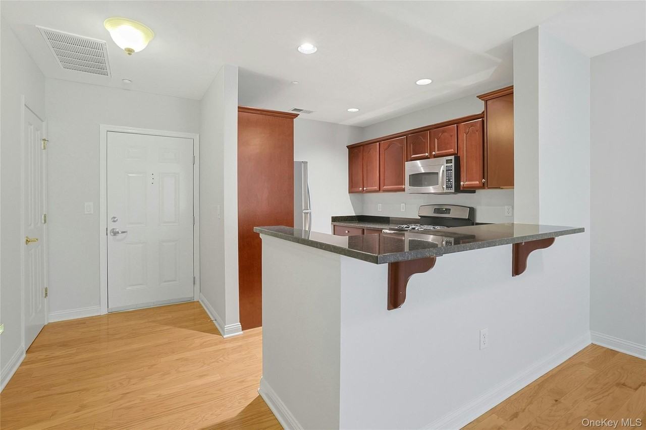 3216 Leeward Dr - Photo 7 of 27