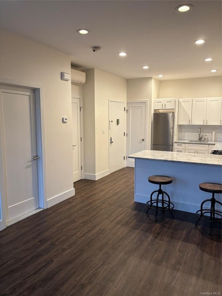 134 Tulip Ave - Photo 3 of 14