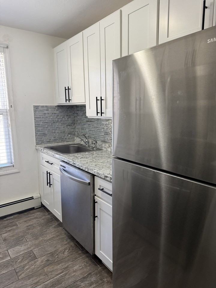 291 5th St #1 - Photo 4 of 13
