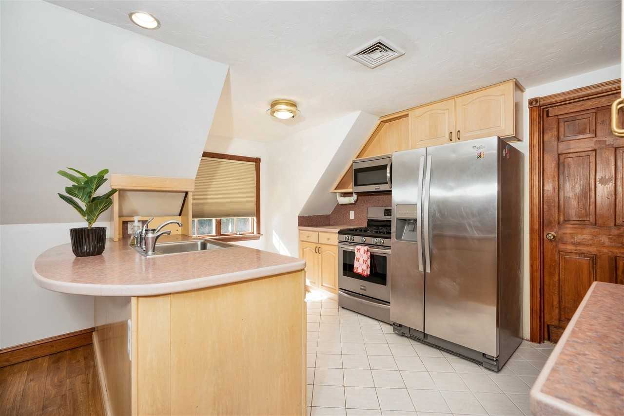 124 Gardiner Rd #2 - Photo 5 of 21