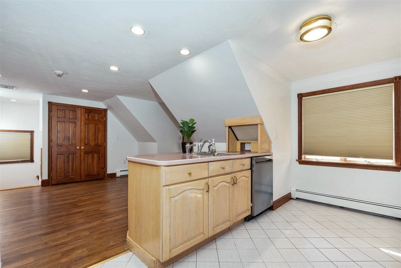 124 Gardiner Rd #2 - Photo 6 of 21