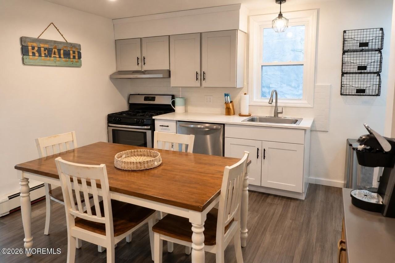 707 5th Ave - Photo 5 of 13