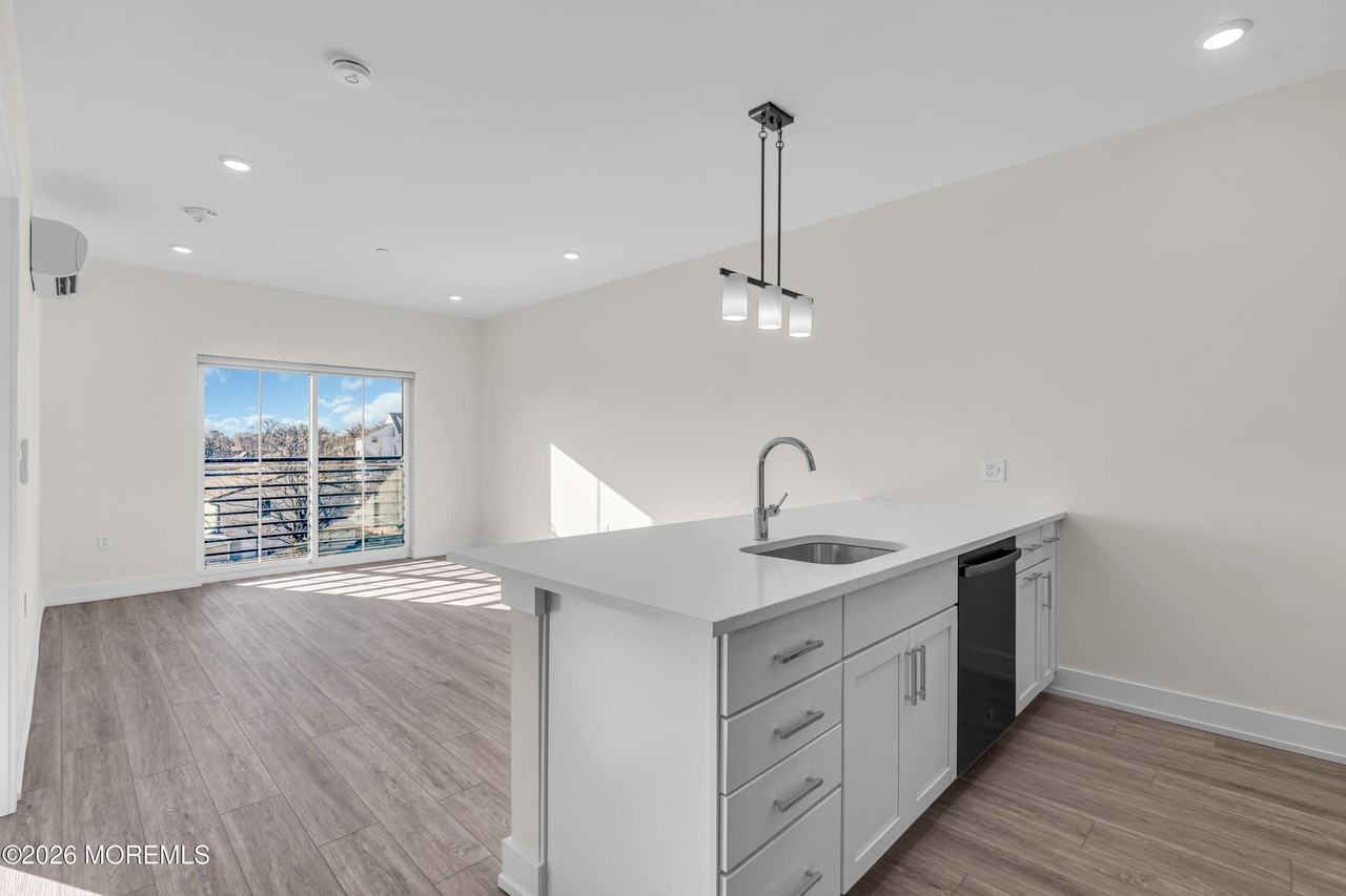 19 Carr Ave #221 - Photo 3 of 8