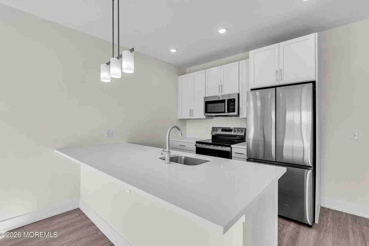19 Carr Ave #221 - Photo 4 of 8