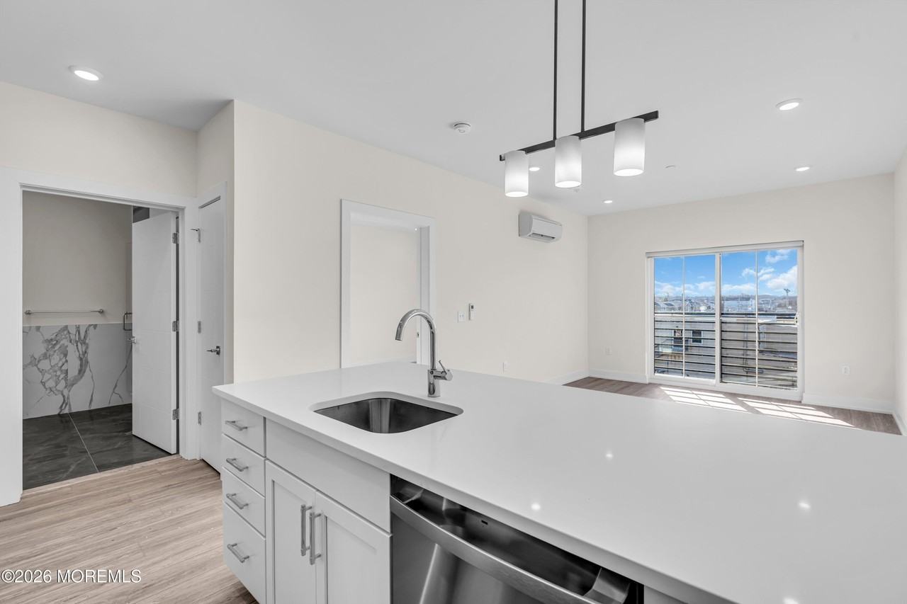 19 Carr Ave #221 - Photo 5 of 8