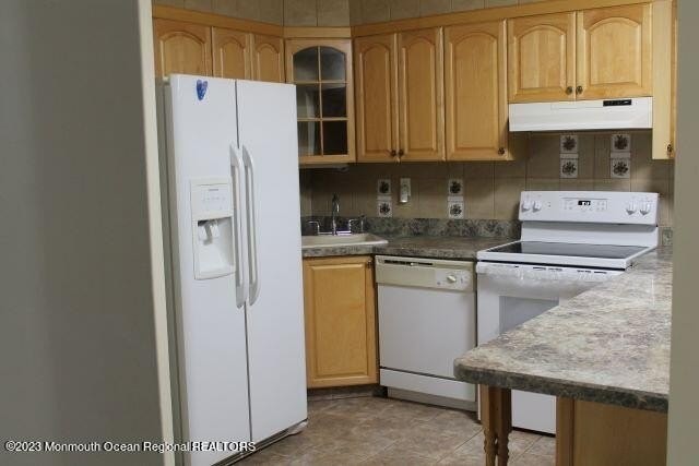 134 Amberly Dr #F - Photo 2 of 23