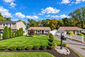 featured image of 535 Holly Village Ln