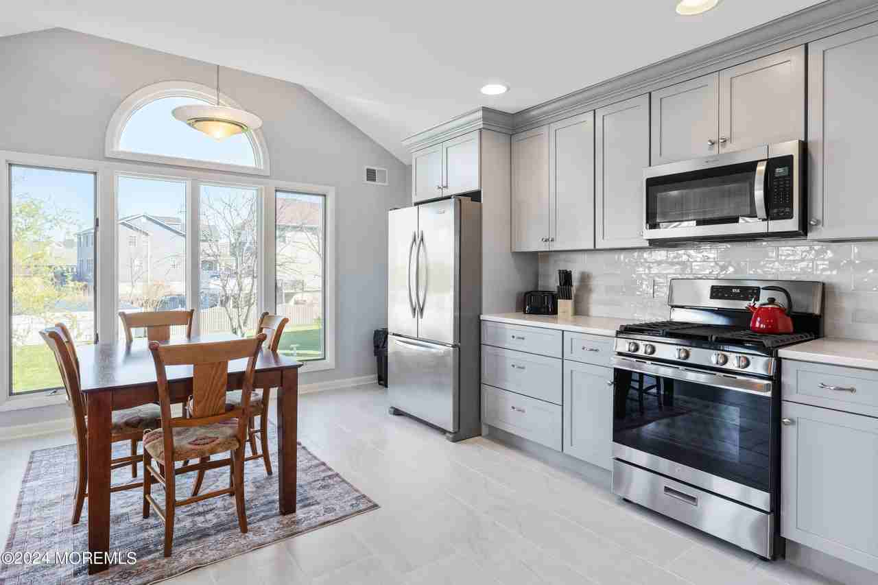 3 Drew Ct - Photo 4 of 27