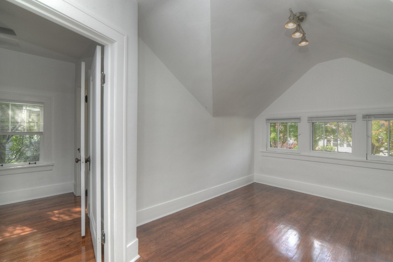 724 S 5th St - Photo 5 of 35
