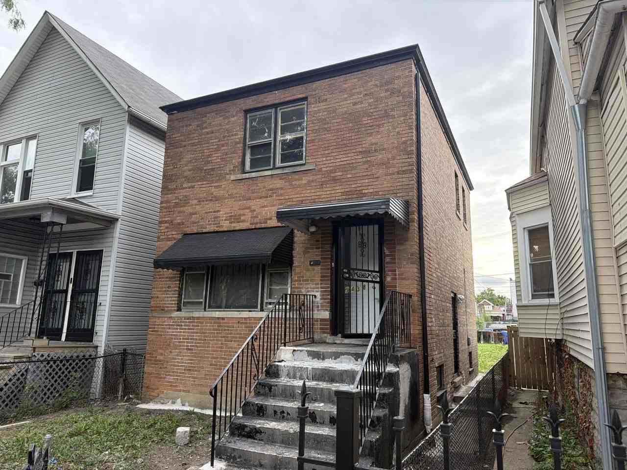 9438 S Champlain Ave - Photo 2 of 21
