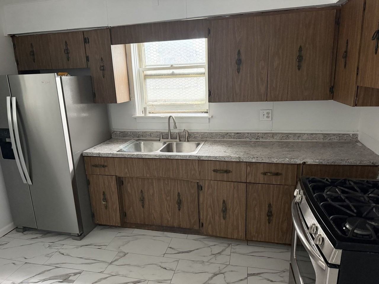 9438 S Champlain Ave - Photo 6 of 21