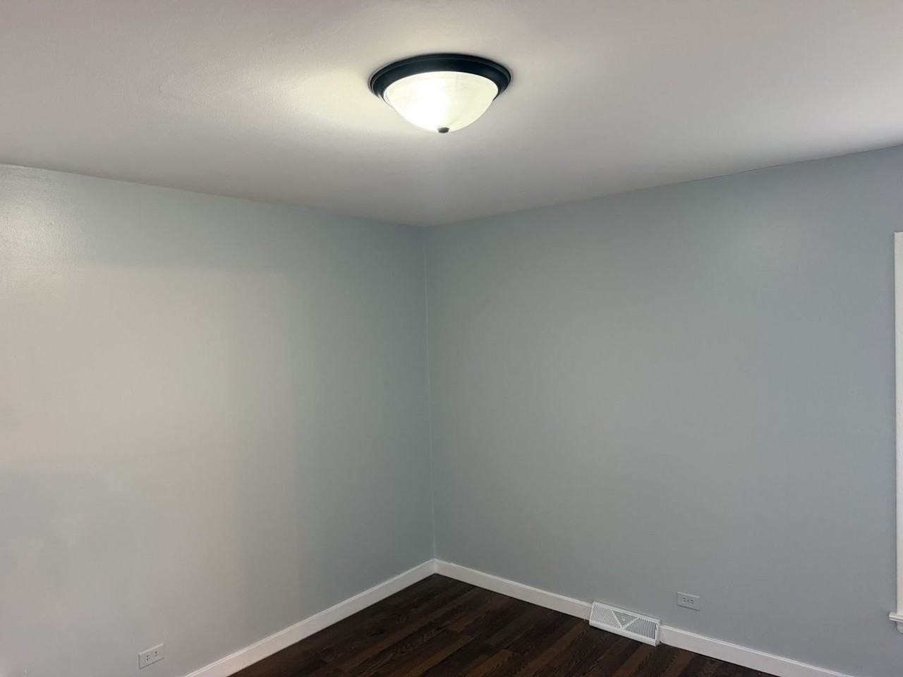 9438 S Champlain Ave - Photo 7 of 21