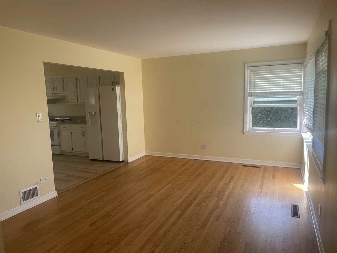 447 N Walnut St - Photo 2 of 14