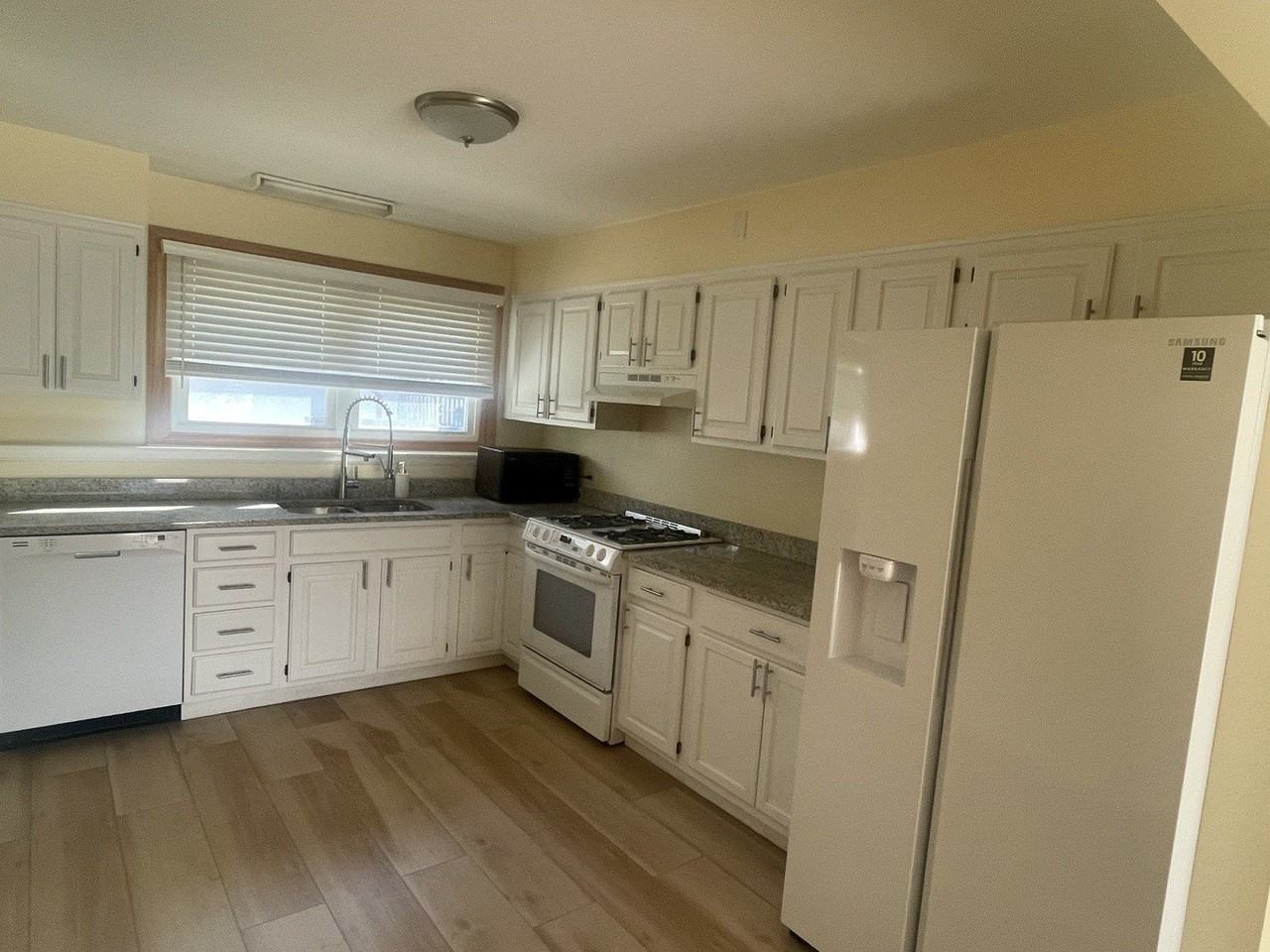447 N Walnut St - Photo 6 of 14