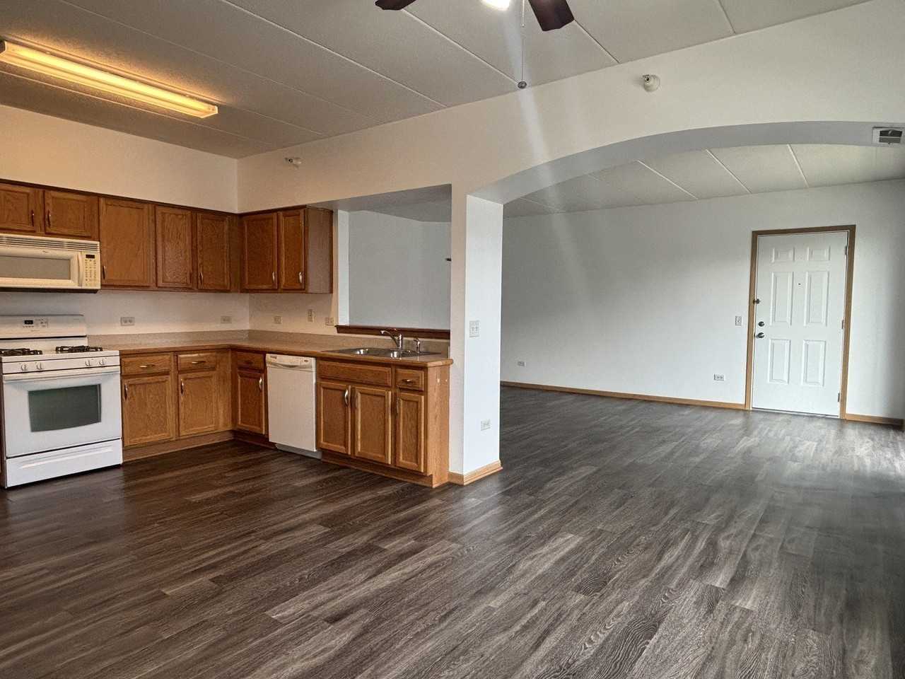16600 Liberty Cir #2S - Photo 6 of 19