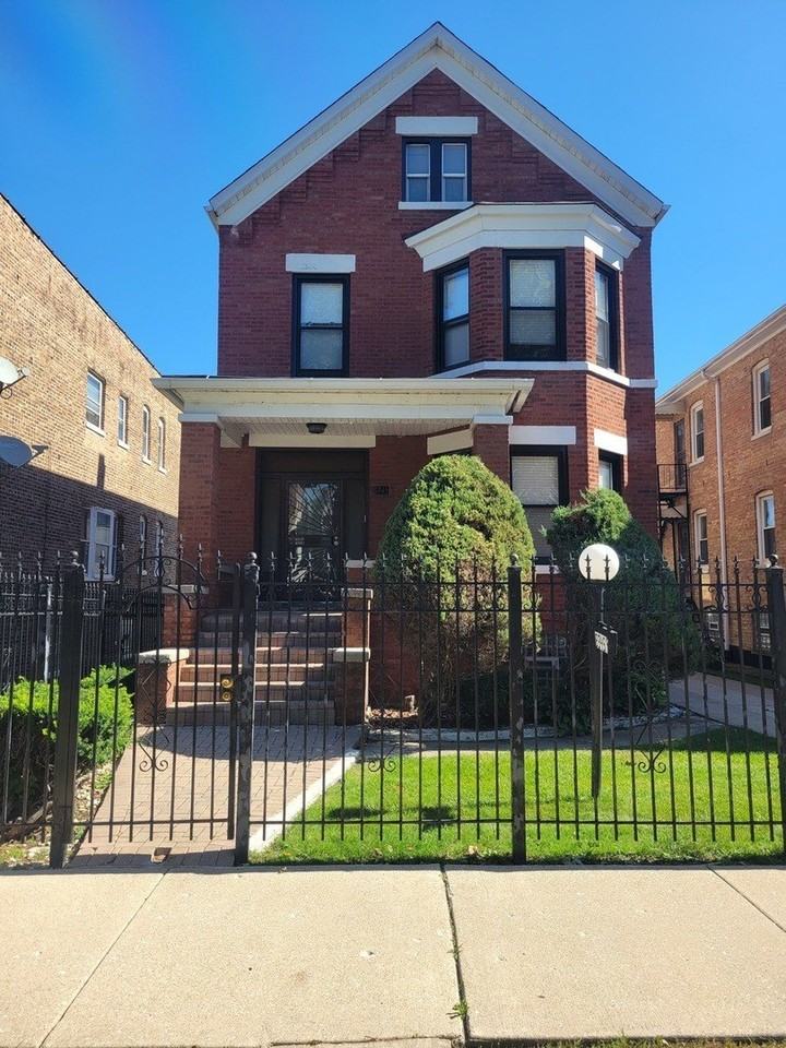 8345 S Manistee Ave #1