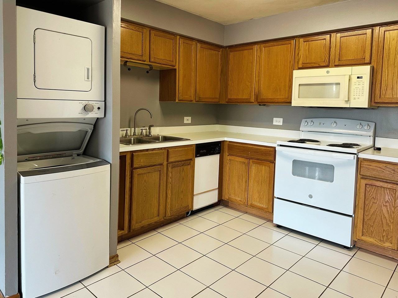 10524 S Pulaski Rd #3SE - Photo 3 of 11