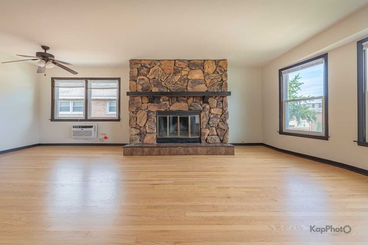 8503 W Berwyn Ave #2 - Photo 5 of 29
