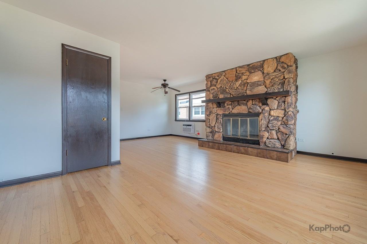 8503 W Berwyn Ave #2 - Photo 7 of 29