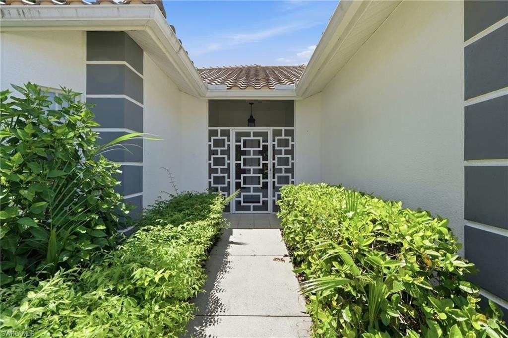 7115 Falcons Glen Blvd - Photo 4 of 27