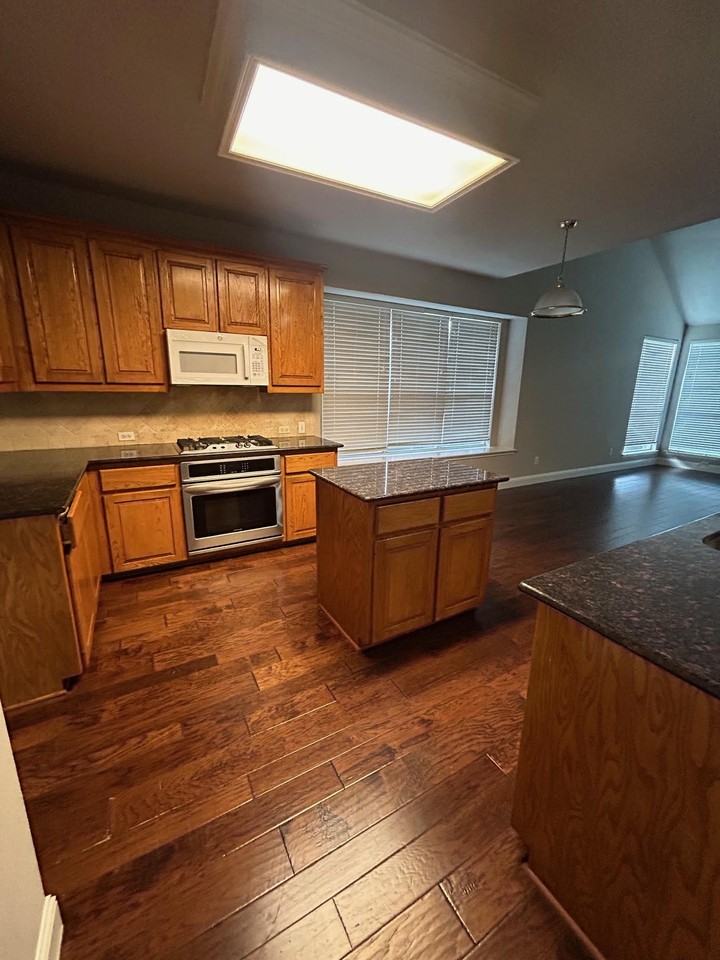 3009 Afton Ridge Dr - Photo 5 of 24