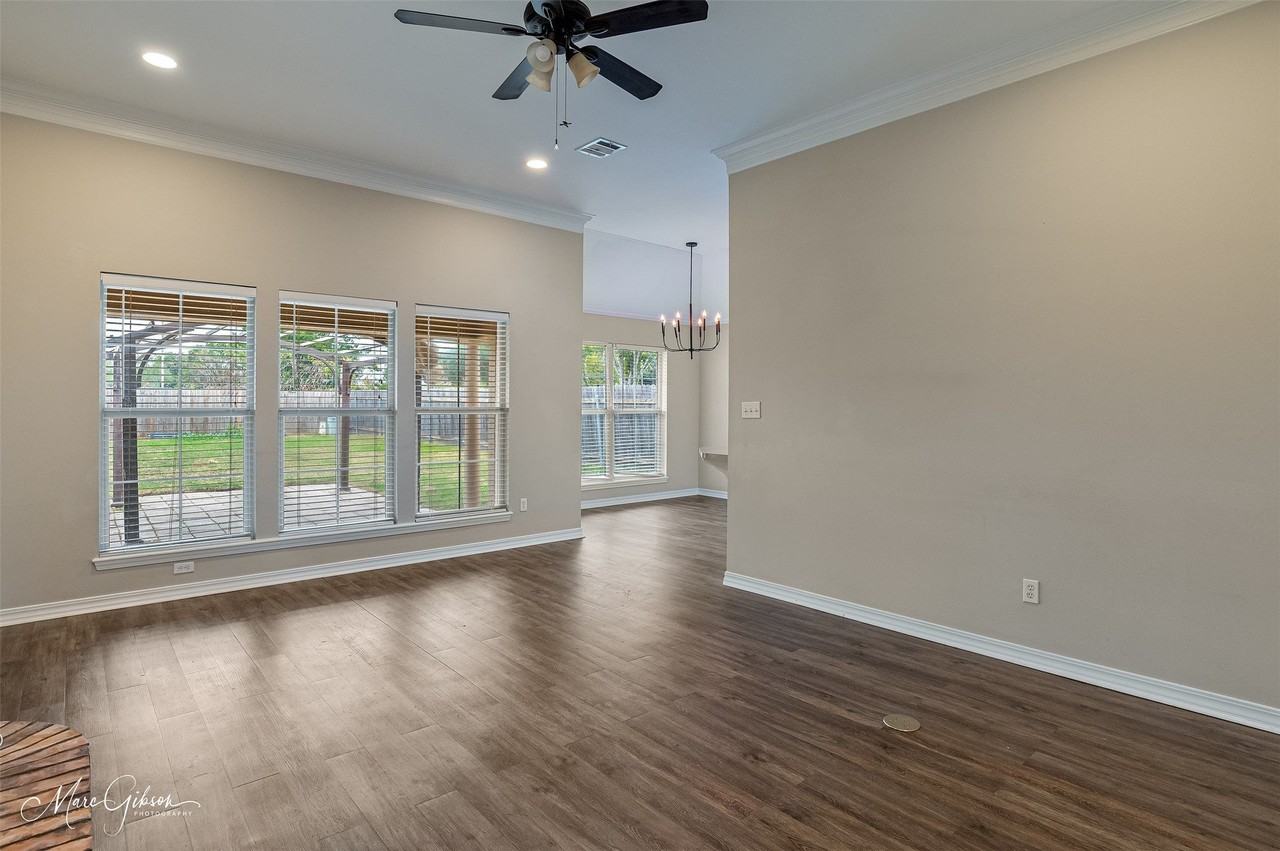 6008 Pampus Ln - Photo 3 of 22