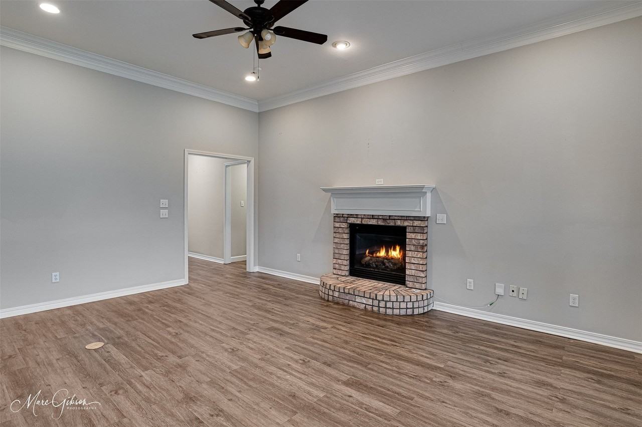 6008 Pampus Ln - Photo 6 of 22