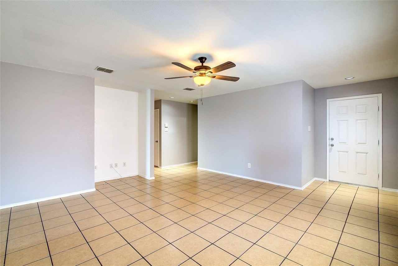 1105 Beaverwood Ln - Photo 6 of 29