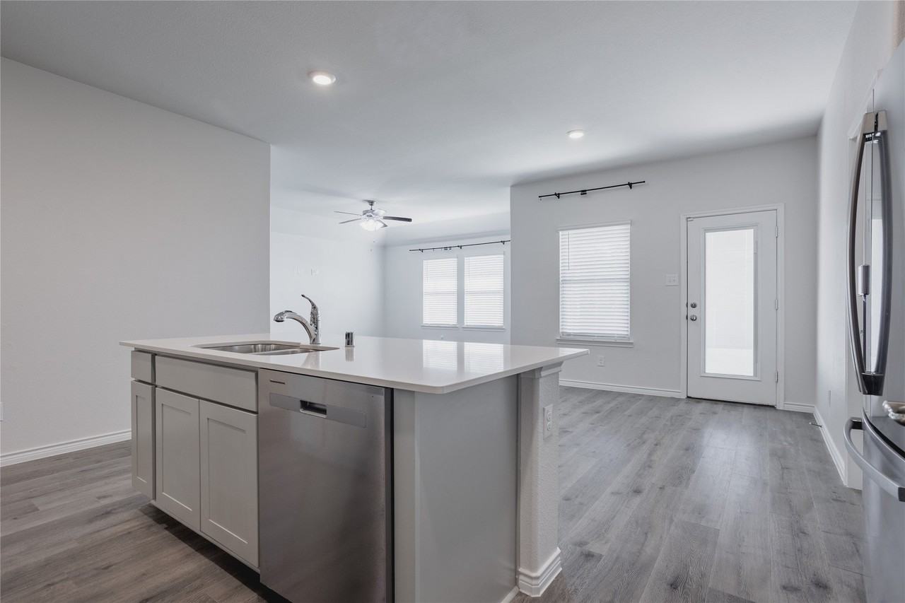 610 Overlook Pt - Photo 7 of 21
