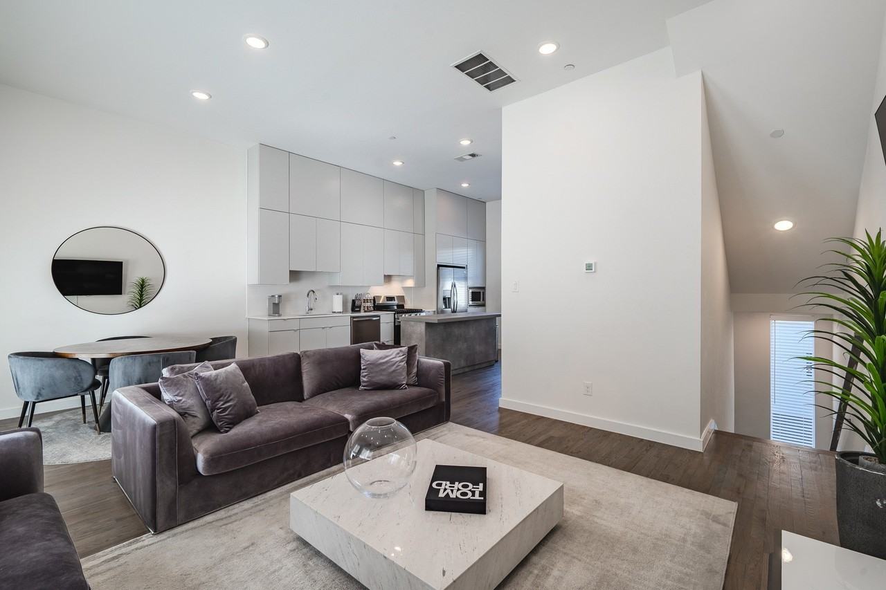 1502 Bennett Ave #106 - Photo 5 of 37