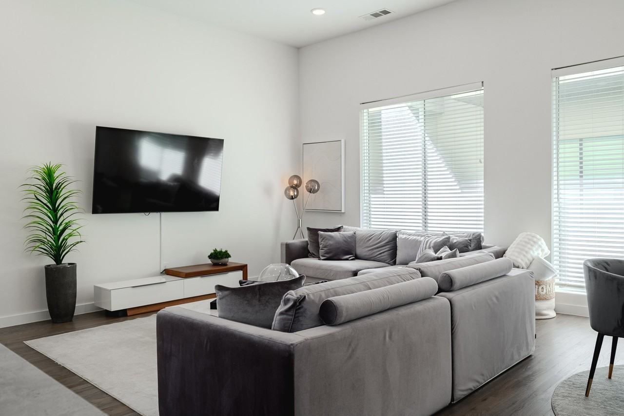 1502 Bennett Ave #106 - Photo 7 of 37
