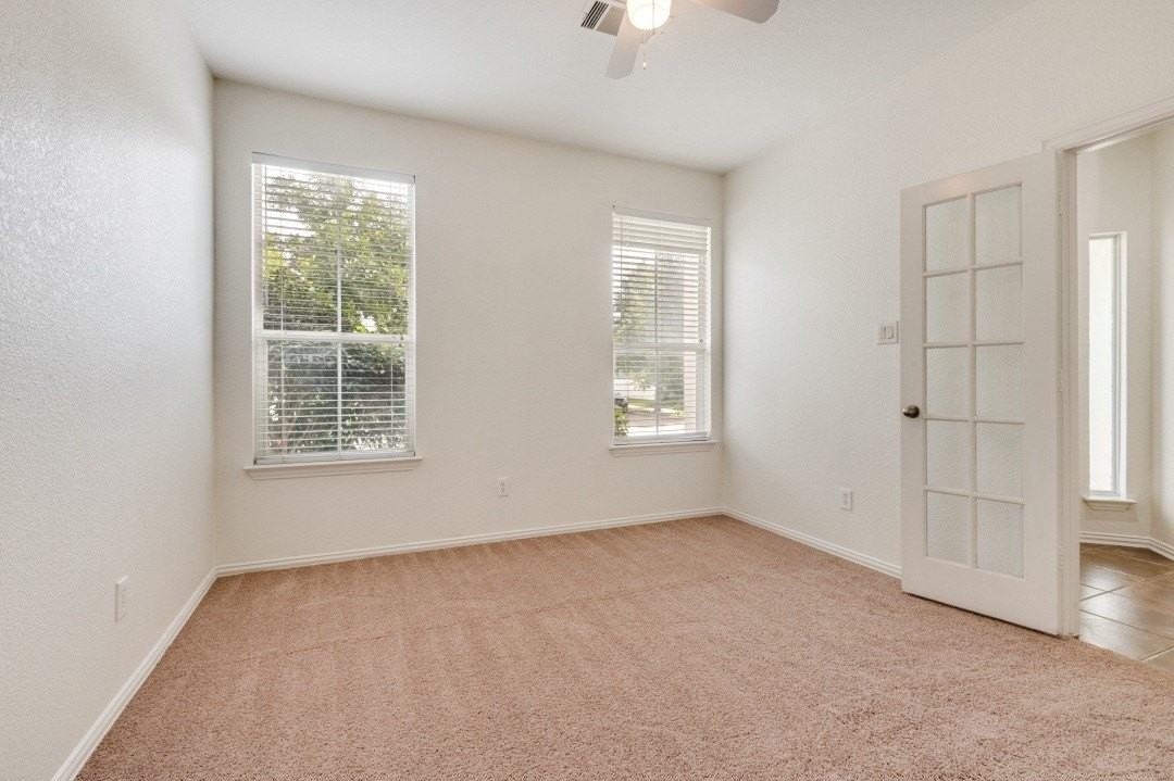 10256 Franklin Dr - Photo 5 of 26