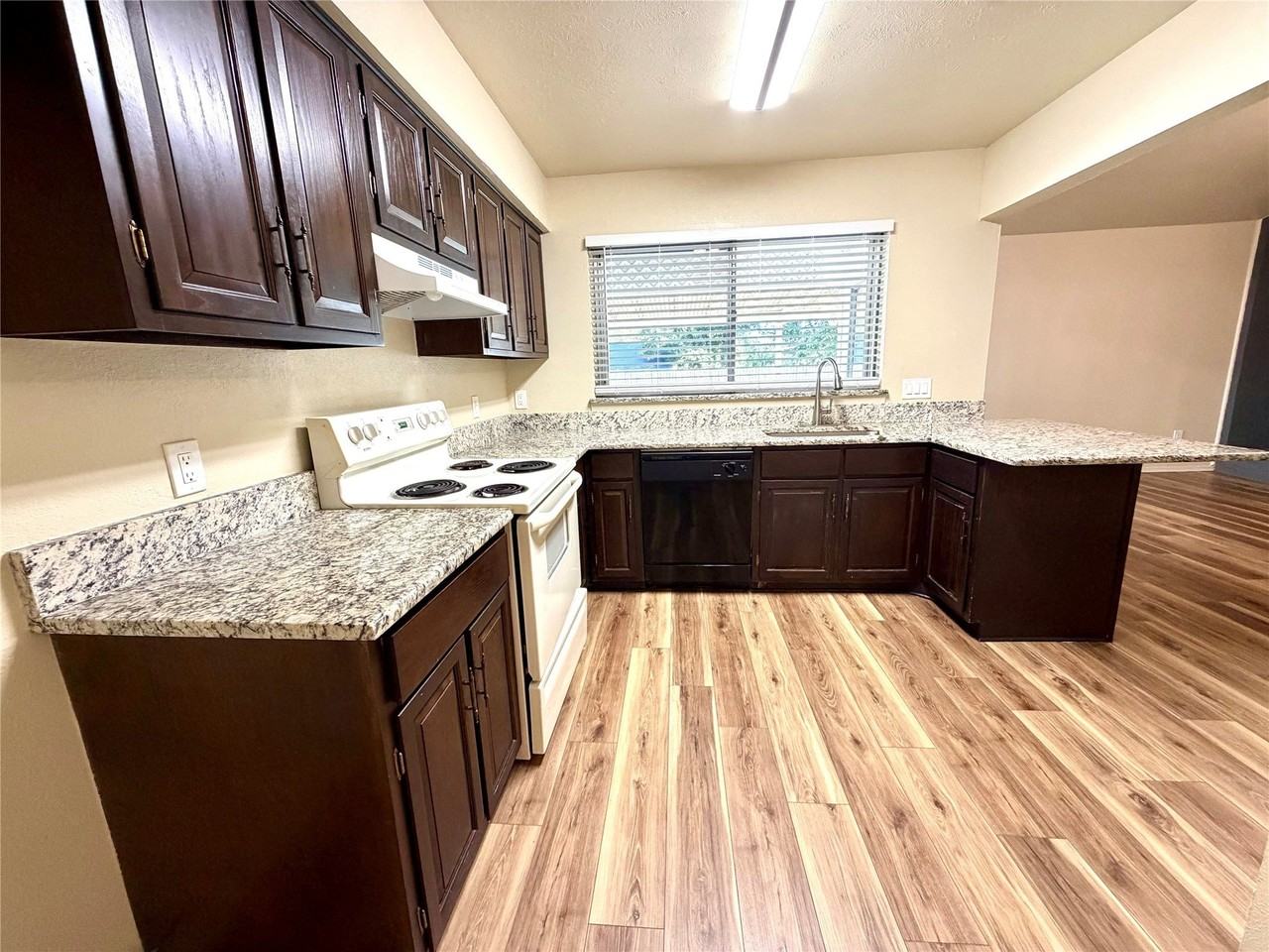 707 Cavendish Dr - Photo 5 of 13