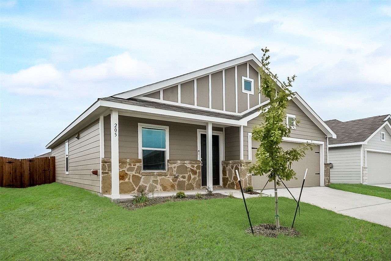 205 Jasmine Dr - Photo 4 of 19