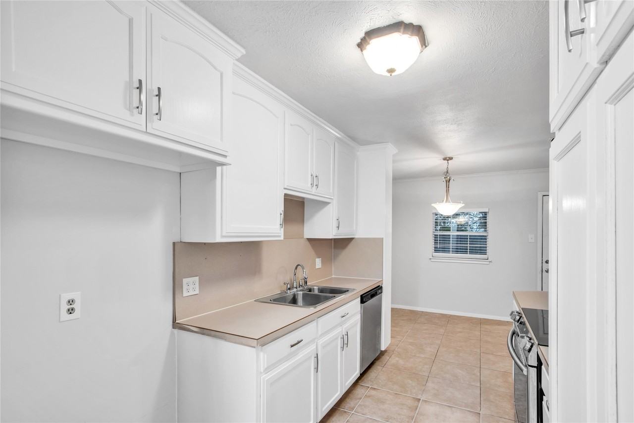 1714 Granada Dr - Photo 4 of 28
