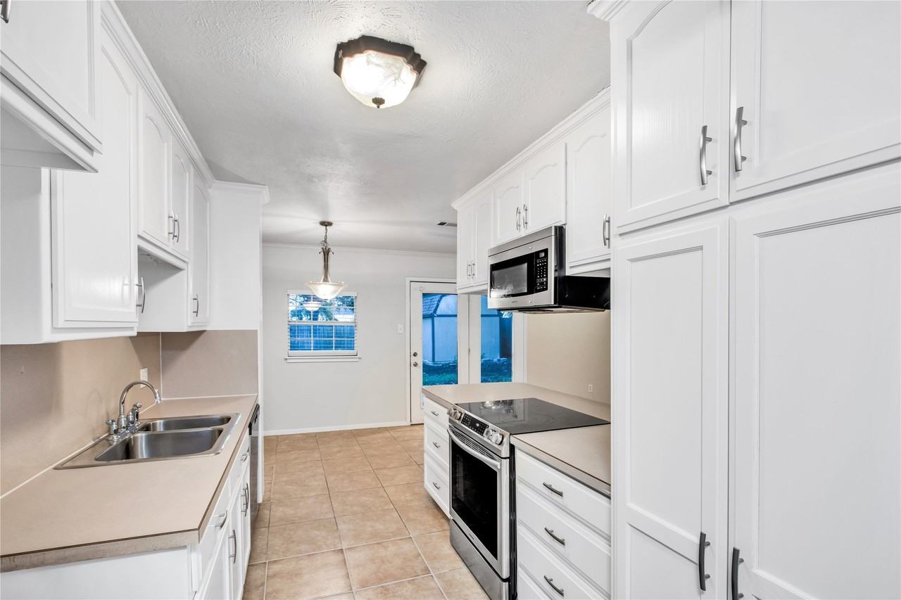 1714 Granada Dr - Photo 5 of 28