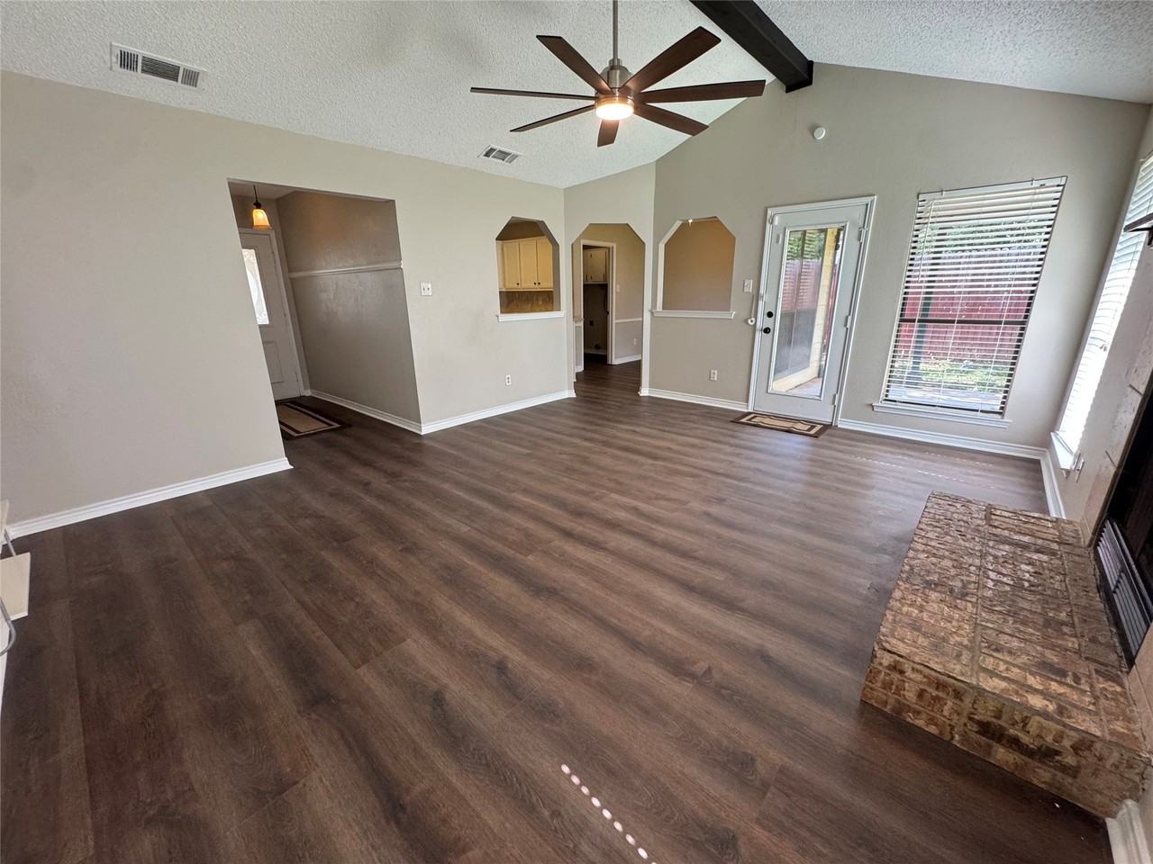 3004 Beverly Dr - Photo 2 of 26