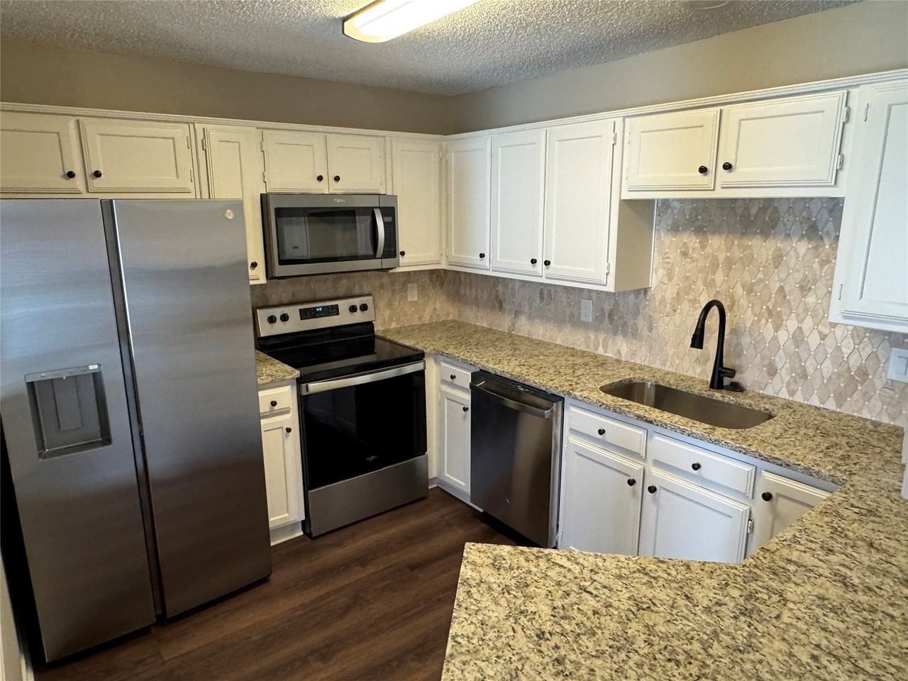 3004 Beverly Dr - Photo 3 of 26