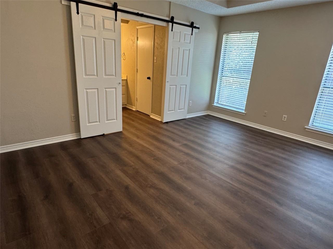 3004 Beverly Dr - Photo 5 of 26