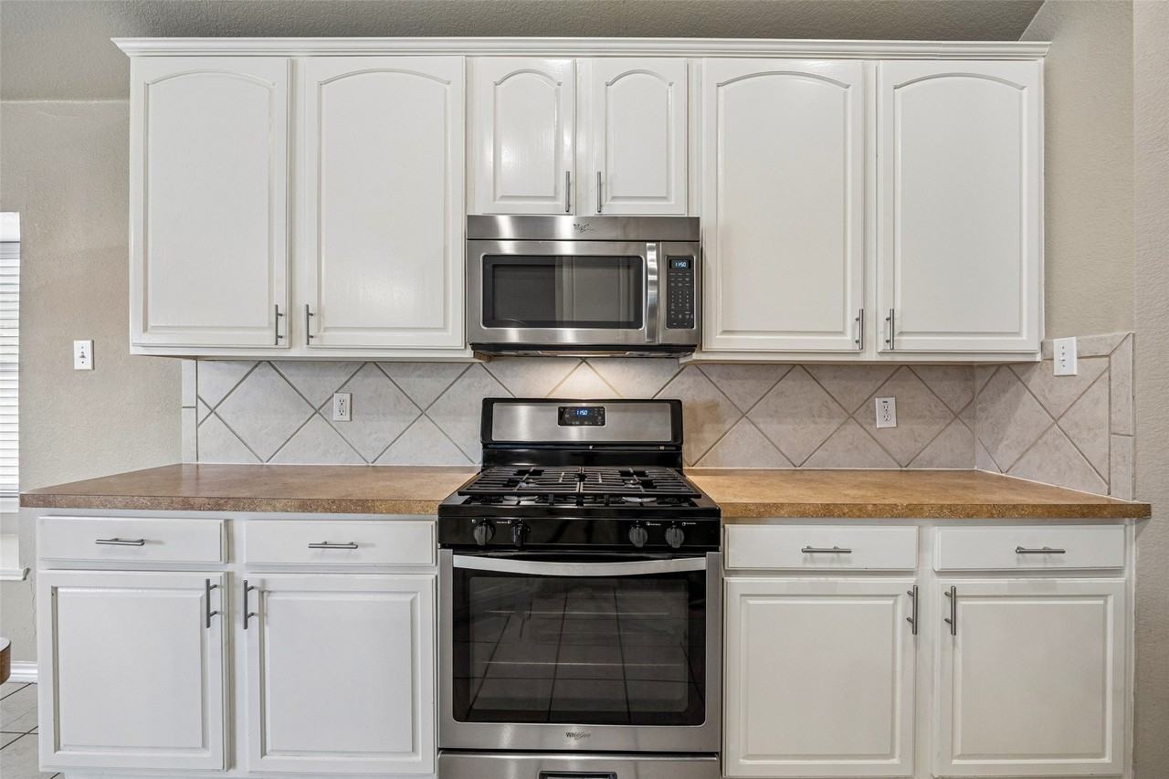 1612 Balboa Ln - Photo 7 of 35
