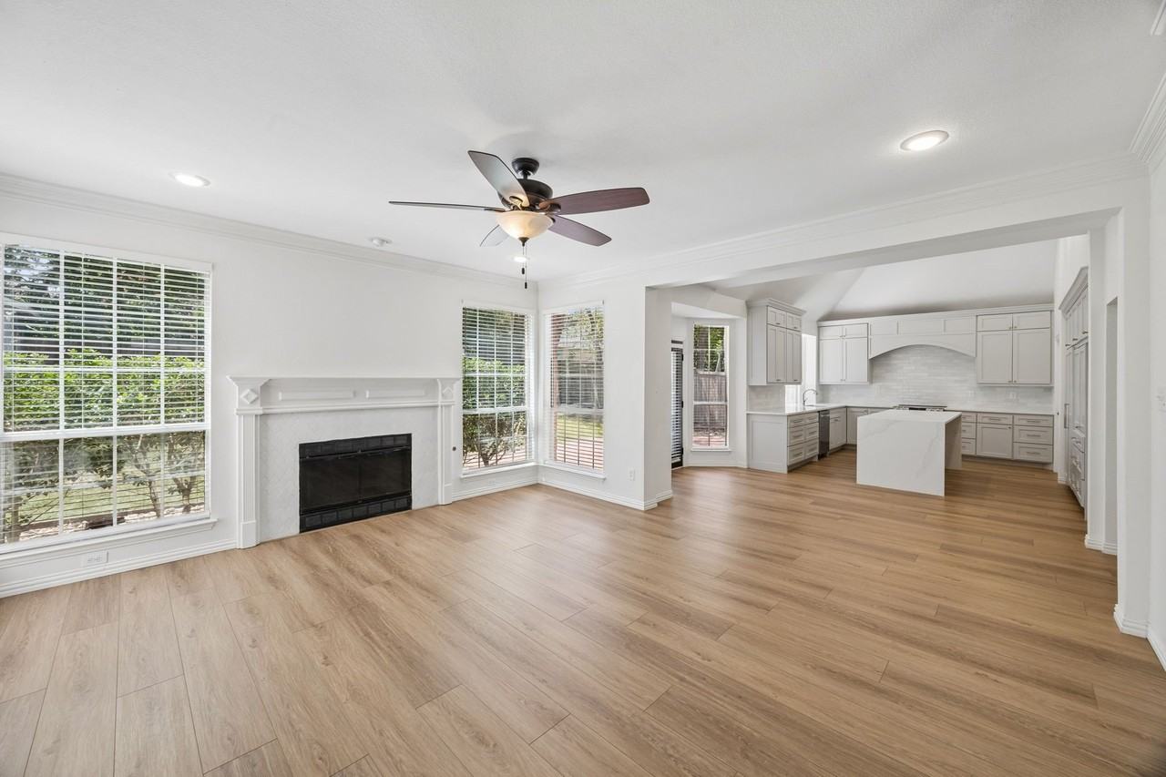4137 Crescent Dr - Photo 3 of 29