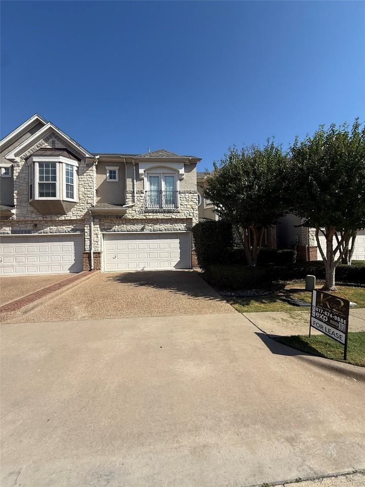 2525 Champagne Dr - Photo 2 of 14