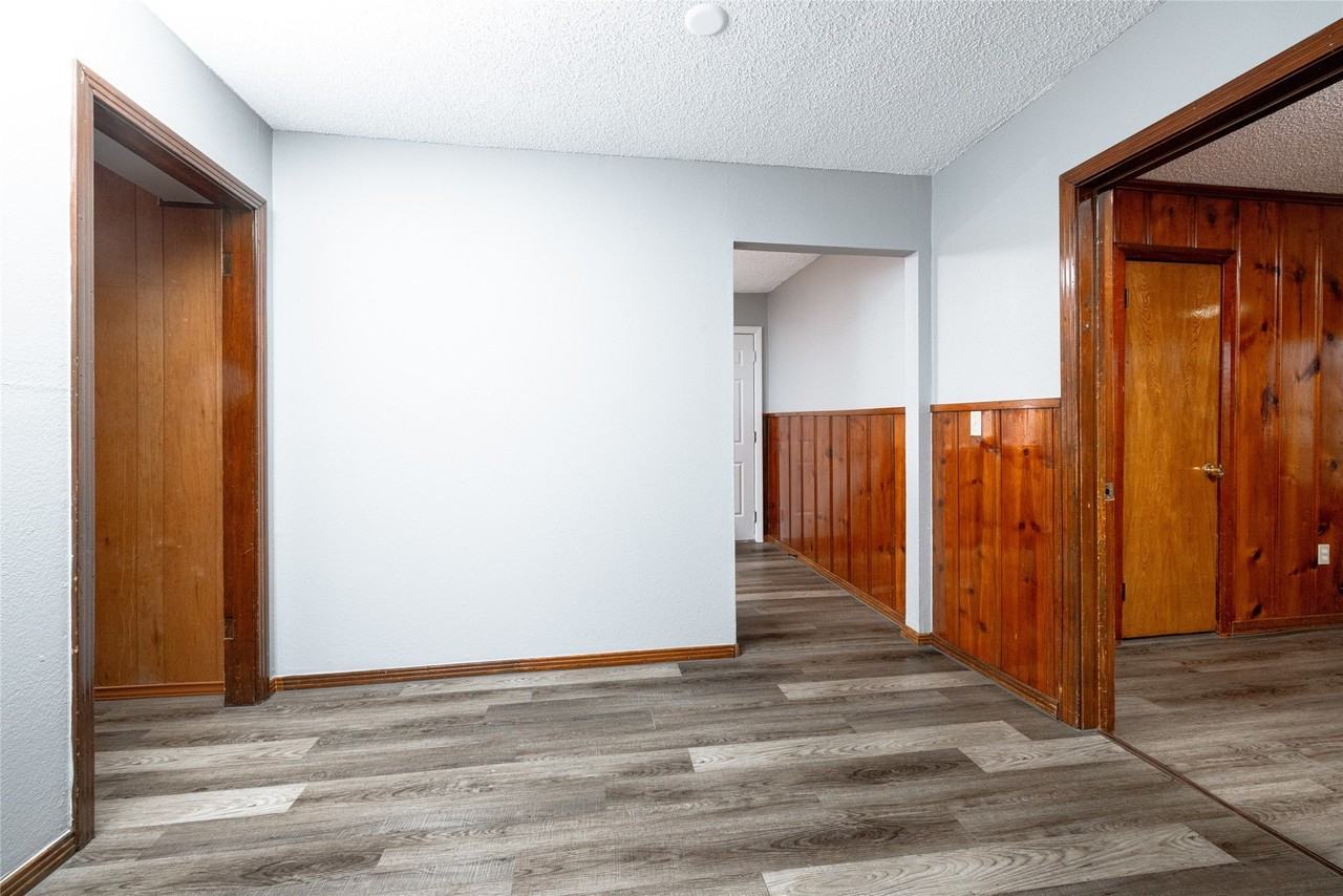 1300 Driess St - Photo 7 of 27
