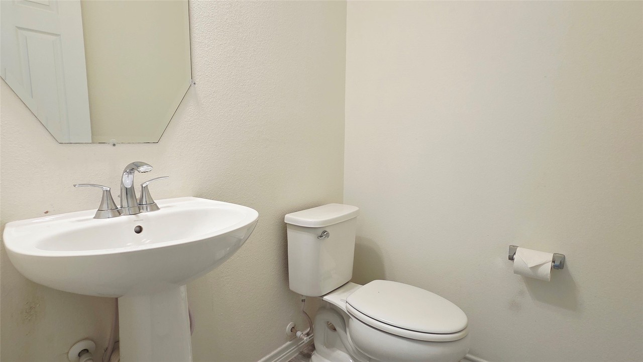 1826 Aslynn Cir - Photo 6 of 27