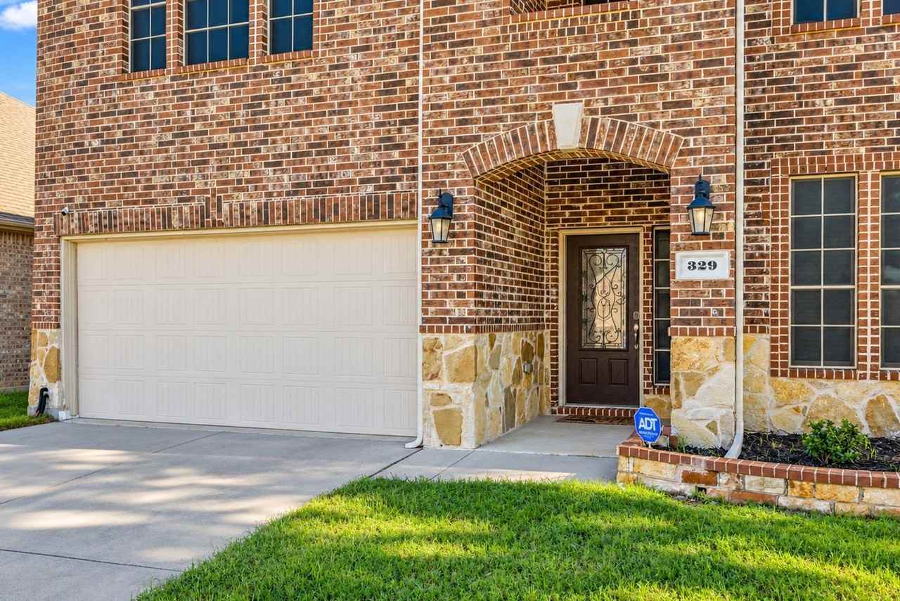 329 Noel Dr - Photo 3 of 38